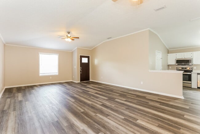 Photo - 3030 Caroline Crest Dr E