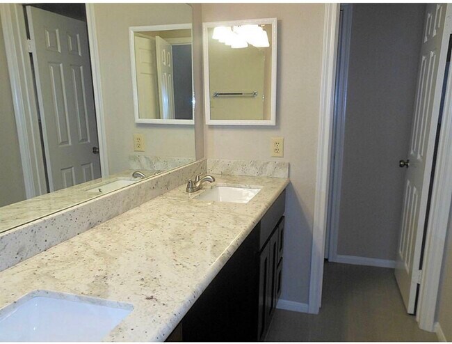 Photo - 2255 Braeswood Park Dr Unit 312