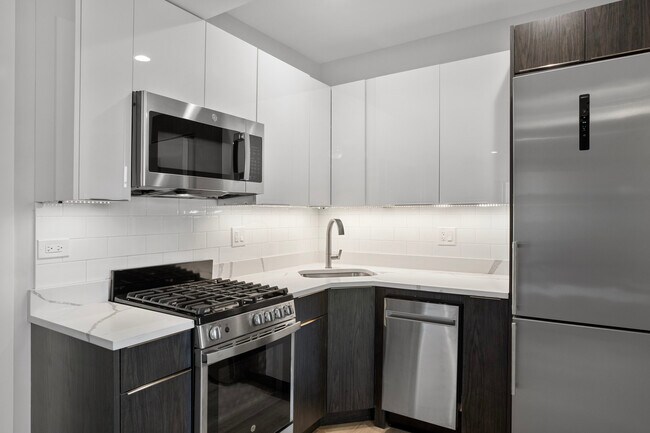 Photo - 1552 W Juneway Terrace Unit 2F