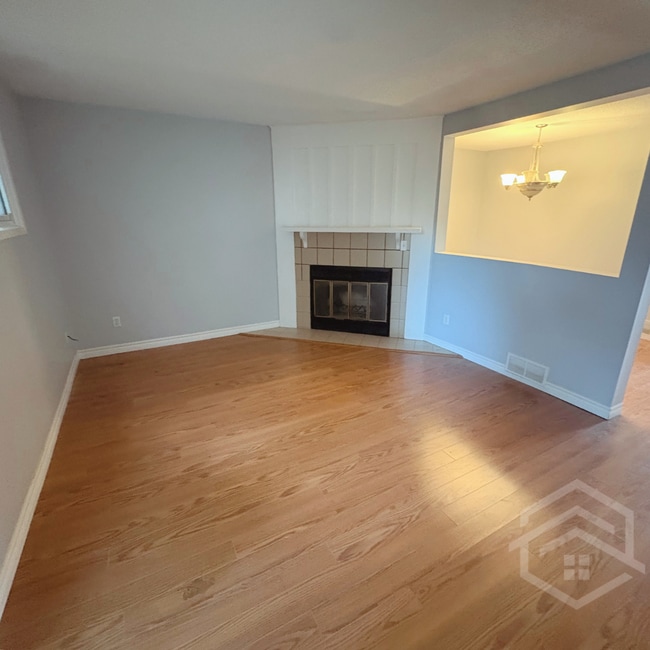 Photo - 3-Bedroom Townhouse in Woodstock!! Unit 3