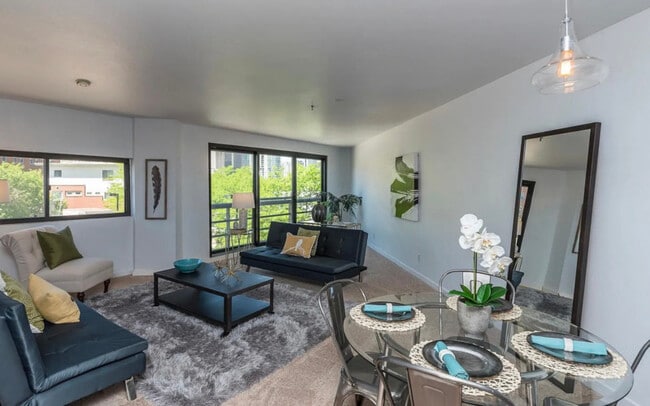 Building Photo - 100 Park Ave W Unit #208 Rental