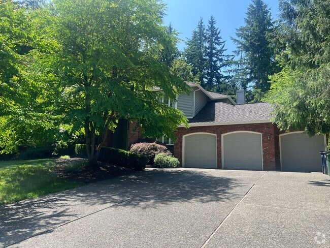Building Photo - 4bd/2.5ba Redmond Home