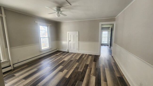 Building Photo - 428 Eagle St Unit Upper B Rental