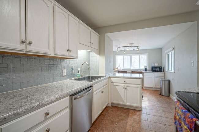 Photo - 1005 Chevy Chase Ln