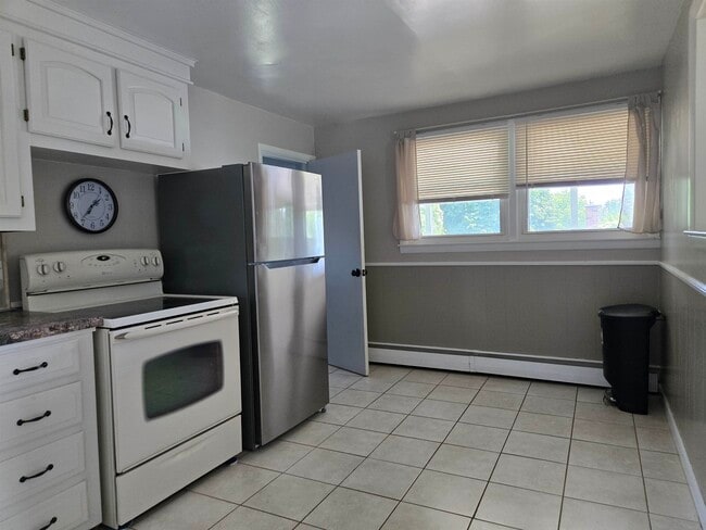Photo - 384 Huse Rd