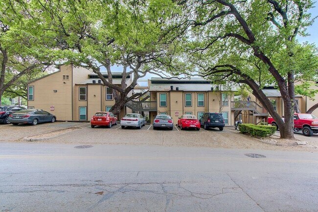 Photo - 1000 W 26th St Unit 216