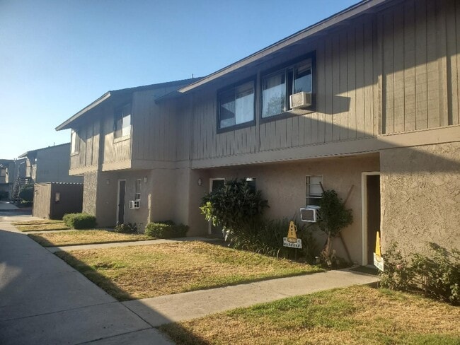 Photo - 633 New Los Angeles Ave