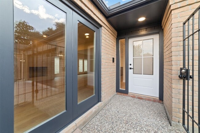 Photo - 15651 Whitewater Ln