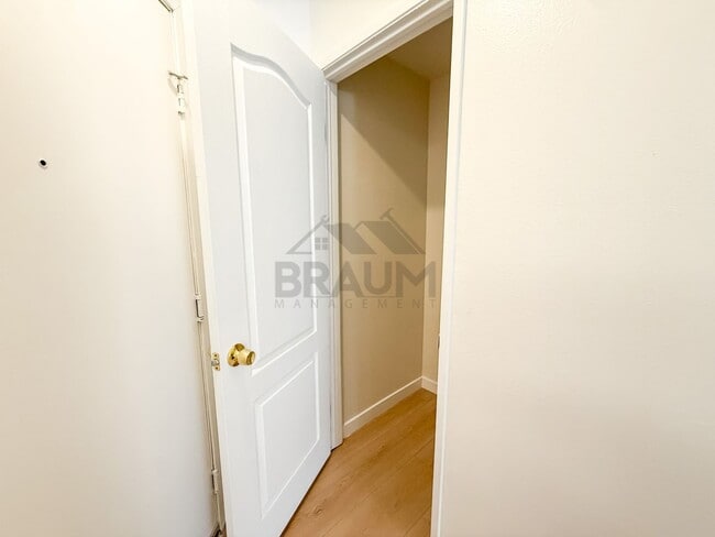 Photo - 7323 Winnetka Ave Unidad 105