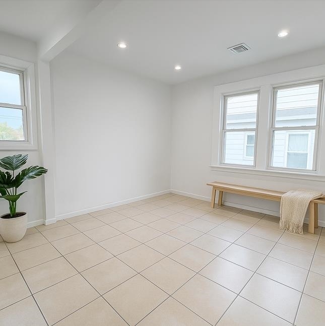 Photo - 355 PRINCETON Ave Unit 2