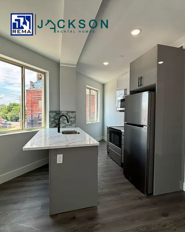 Building Photo - 675 N 41st St Unit 4