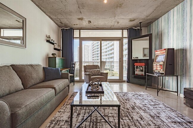 Photo - 3250 NE 1st Ave Unidad 719