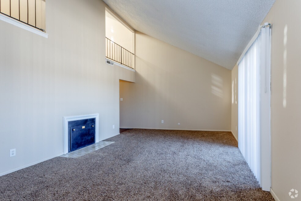 2BR, 2BA Loft - 1280 SF
