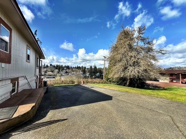1594 Naval Ave