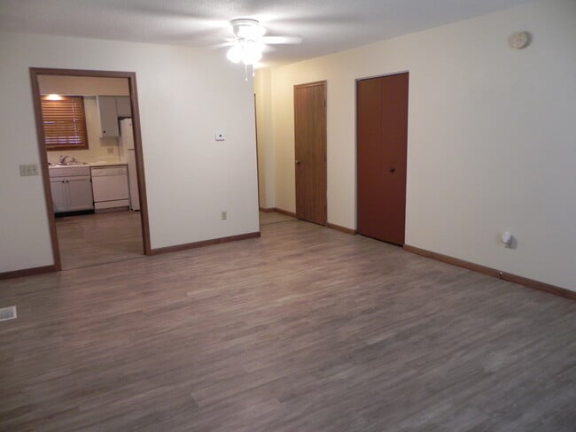 Photo - 6008 Red Oak Dr