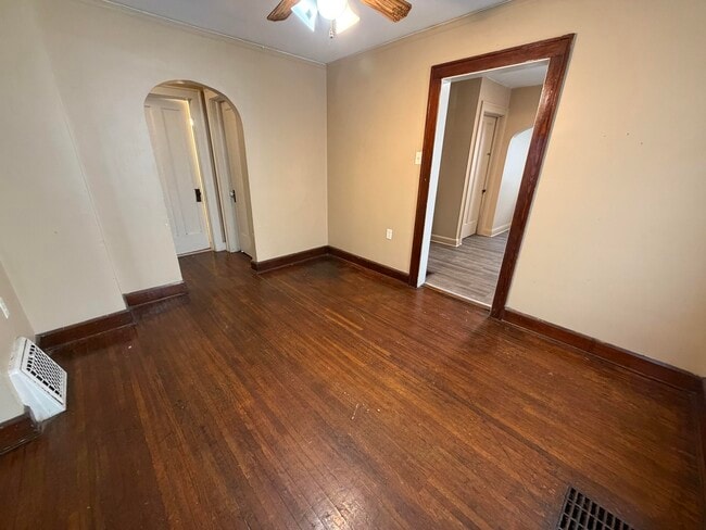 Photo - 225 Delaware-