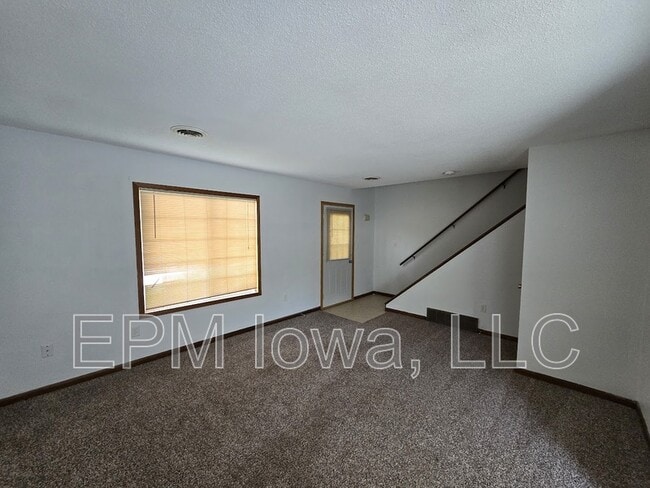 Photo - 151 E 3rd St