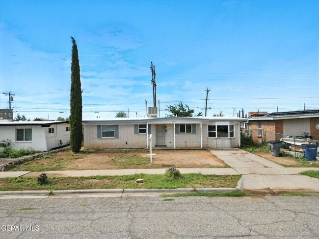 Building Photo - 5520 Edinburg Dr