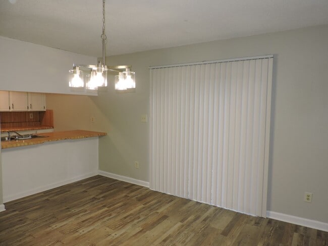 Photo - Convenient to schools & shopping!