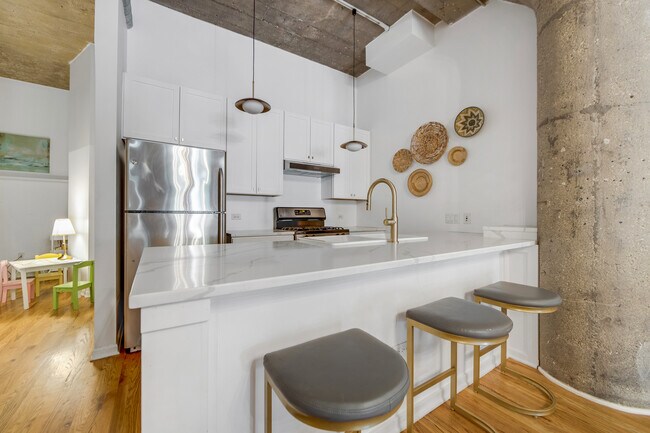 Photo - 1151 W 15th St Unit 136