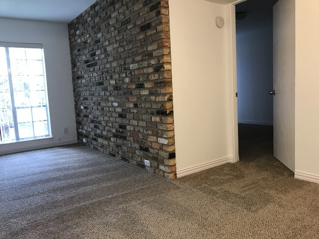 Photo - 2121 Fountain View Dr Unidad 44D