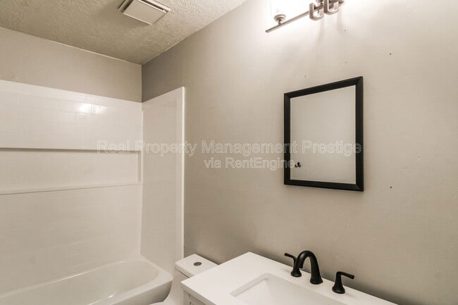 Photo - 2256 Gemini St