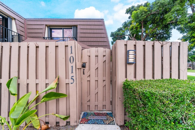 Photo - 1015 10th Ct