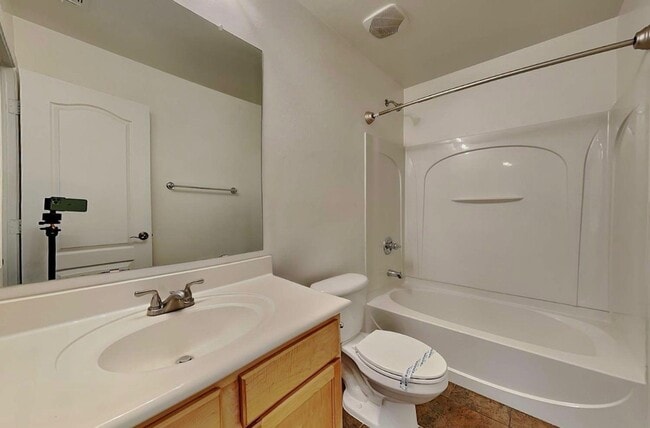 Photo - 2246 E Bowker St
