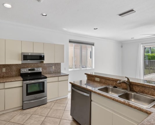 1115 Camellia Cir