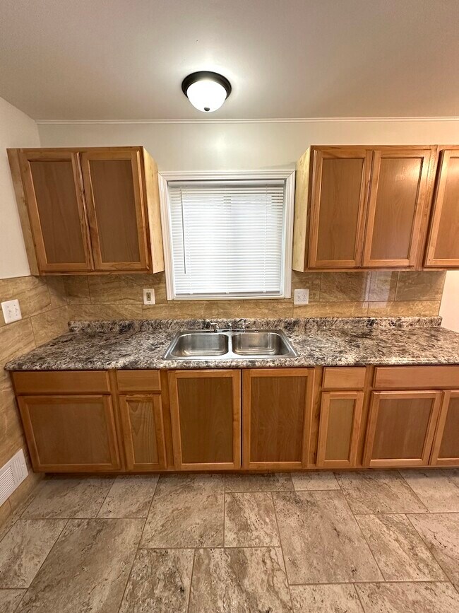 Photo - 23085 Columbus Ave