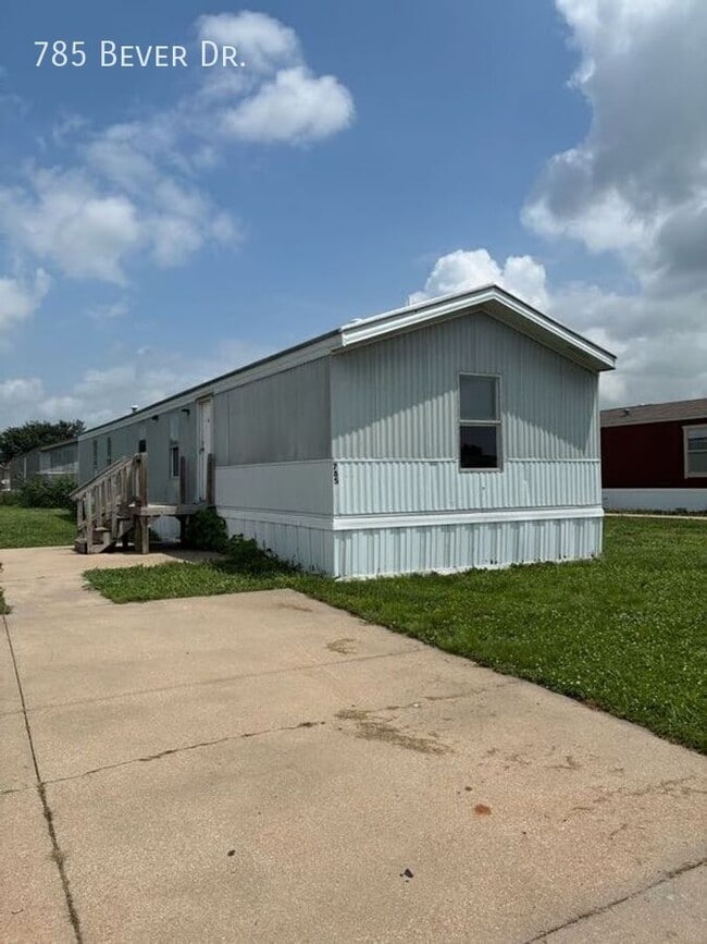 Photo - 785 N Bever Dr