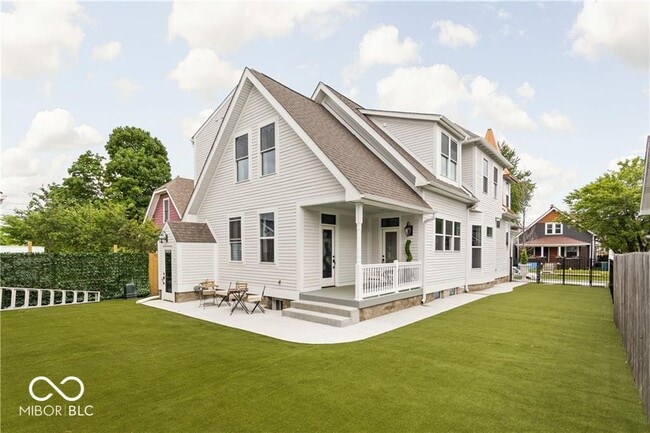 Photo - 929 Sanders St