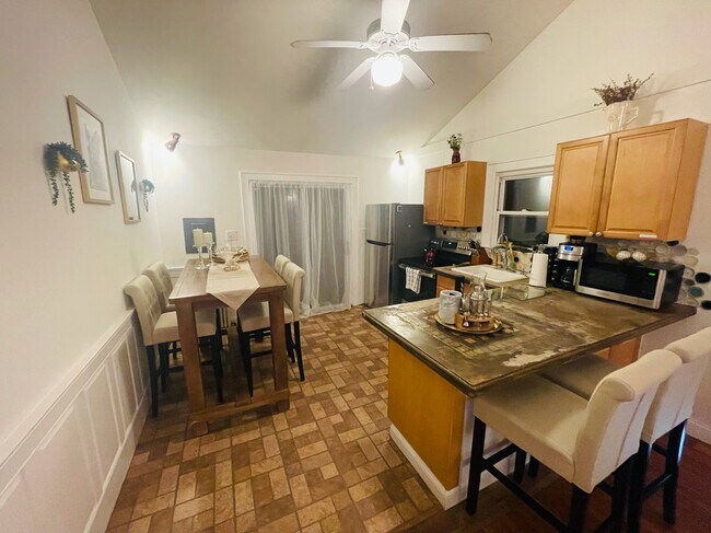 Photo - 112 Cooper St