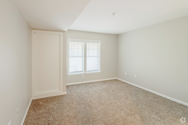 2 BR, 1 BA