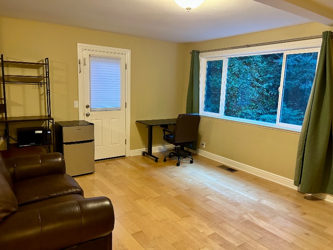 Photo - 435 Hubbard Gulch Rd