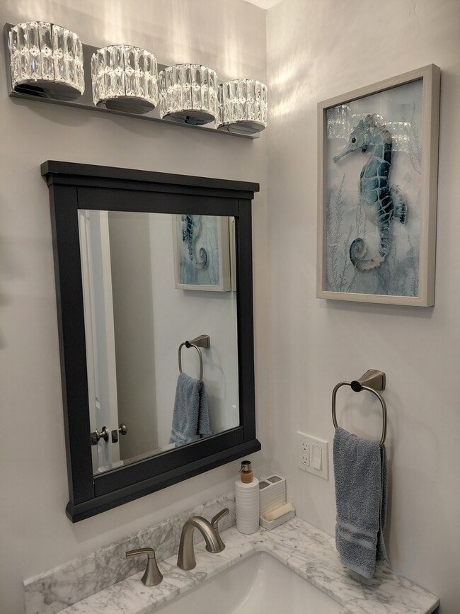 Photo - 959 St Mary Ave