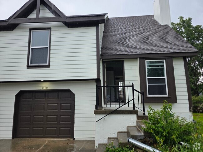 Building Photo - 1410 SE 7th Pl Rental