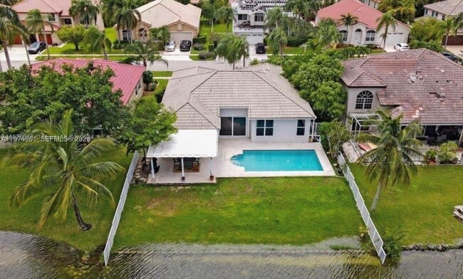 Photo - 18335 NW 12th St