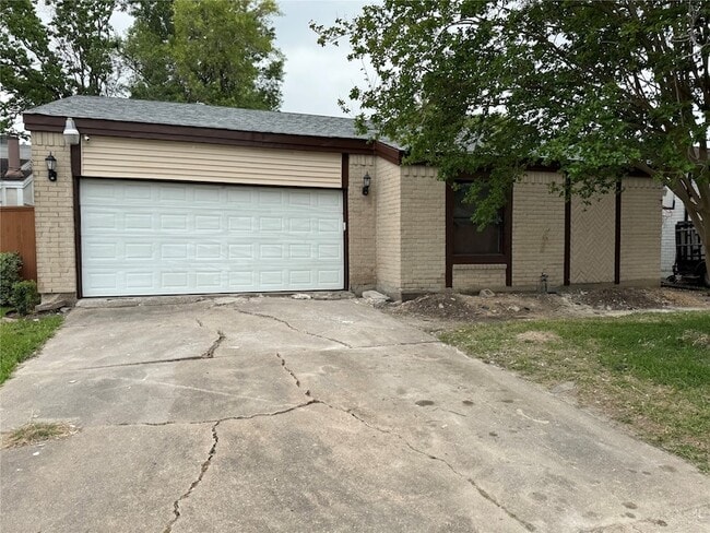 Building Photo - 6311 Dawnridge Dr Rental