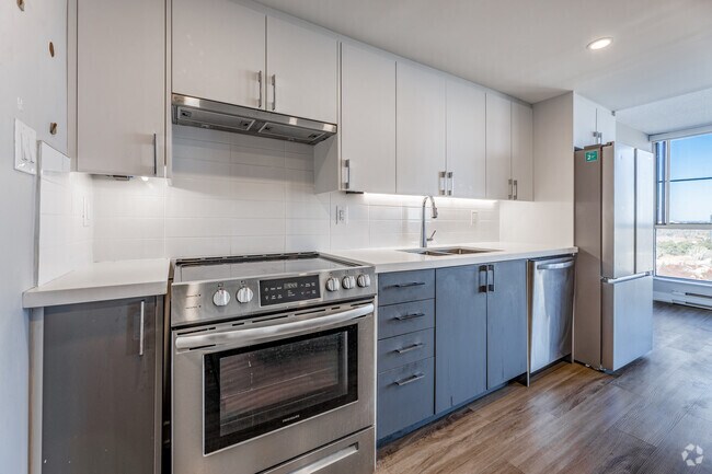 2BR, 1BA - 1,078SF - Kitchen - Waterford Tower