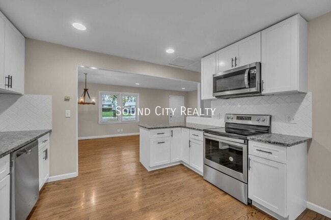 Photo - 2820 St Edwards Dr