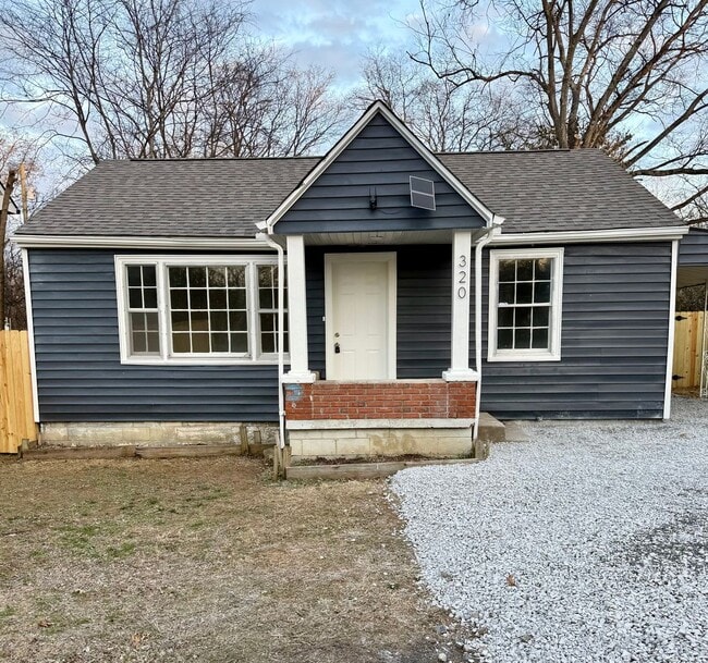 Building Photo - Cute 2 bedroom/ 1 bath Madison w/ Bonus Room