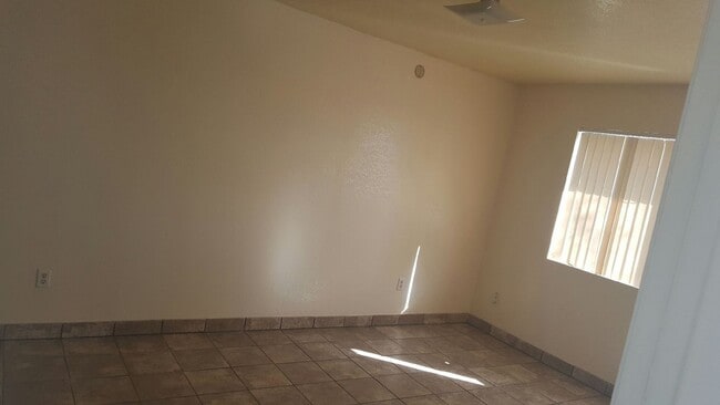 Photo - 1000 Miller St Unidad 1004