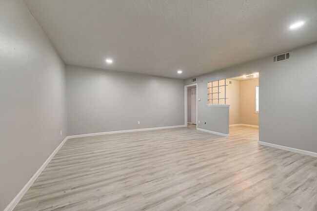 Photo - 1309 Crown Point Ave