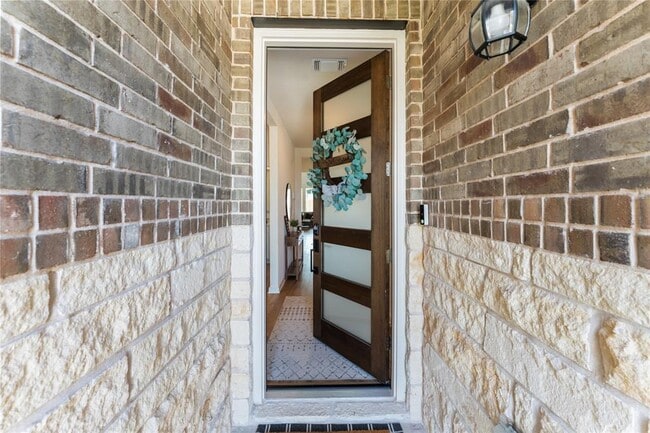 Photo - 1828 Walnut Grv Bnd
