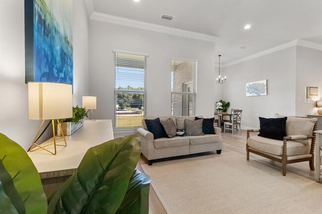 Photo - 2703 Louis Cir