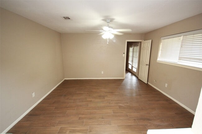 Building Photo - 7623 Alperton Dr Rental