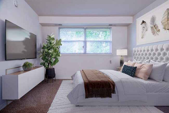 Bedroom - Middle Branch Manor