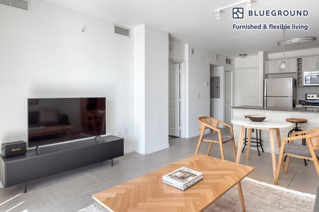 Photo - 7525 E Treasure Dr Unit FL1-ID55