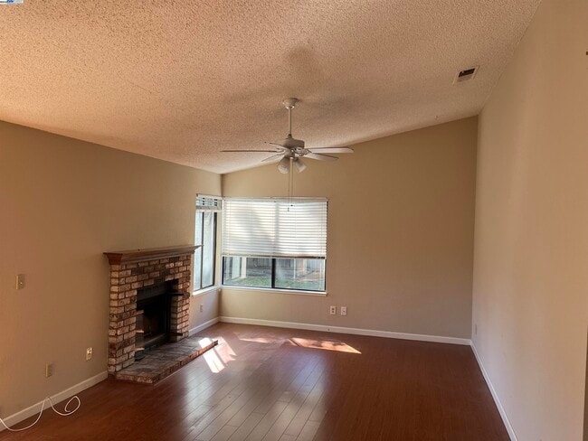 Building Photo - 38806 Stillwater Common Rental